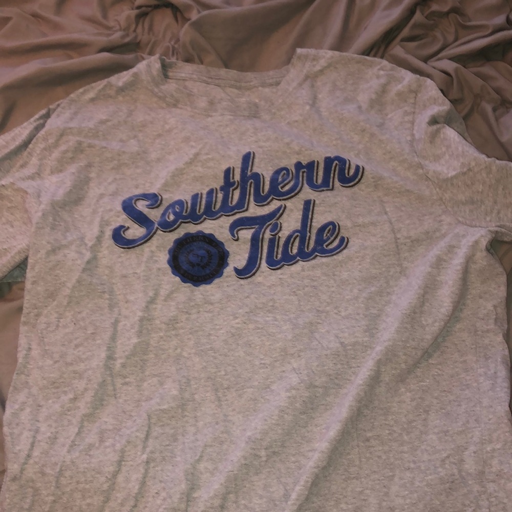 Southern Tide t-shirt
